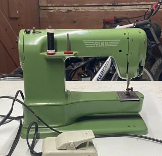 Vintage ELNA Supermatic Portable Sewing Machine Avacado Green W/ Case 2