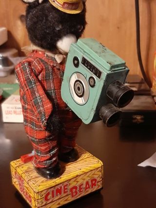 Unknown Maker Vintage Tin Battery Operated Cine Bear 3