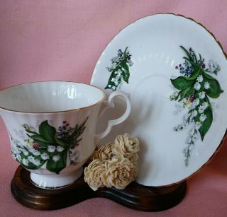 Vintage Royal Windsor Dainty Florals Bone China Tea Cup & Saucer Set