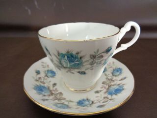 Vintage Queen Anne Bone China Cup & Saucer Set Made In England (cat.  5b039)