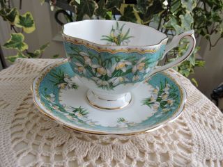 Gorgeous Queen Anne Marilyn Snowdrops Tea Cup & Saucer Bone China England