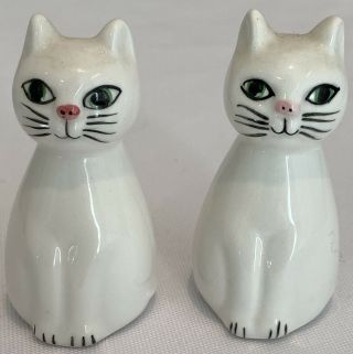 Vintage Pair White Cats Salt And Pepper Shakers - Cute
