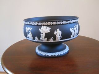 Vintage Wedgwood black basalt and white centerpiece bowl.  Not common. 2