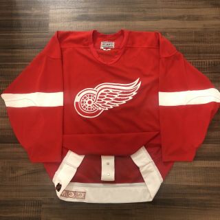 Ccm Center Ice Authentic Detroit Red Wings Nhl Hockey Jersey Vintage Red Away 52