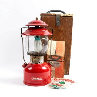 Vintage 08/1964 Red Coleman Lantern 200a With Wooden Storage Box