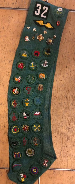 Vtg 1950s Girl Scout Sash With 31 Merit Badges Award Pins Manitowoc Wi Troop 32