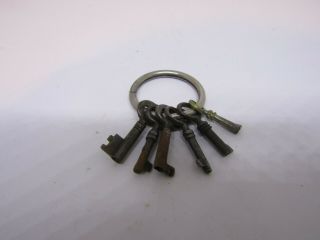 Set Of 6 Antique Keys On Ring - Small - 2 - 3 Cm 