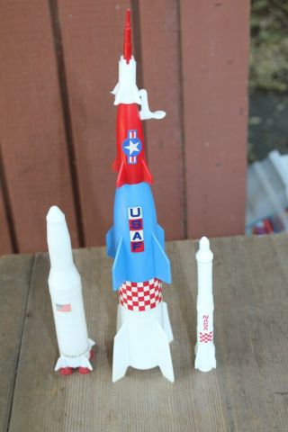 3 Rockets Nasa Usaf Saturn 5 Apollo Rocket Vintage Operating Space Toy