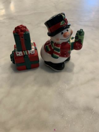 Fitz And Floyd Salt Pepper Shakers Holiday Snowman Christmas Present