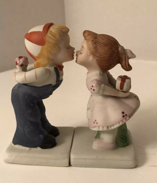 Vintage Boy & Girl Kissing Porcelain Figurines Made In Korea