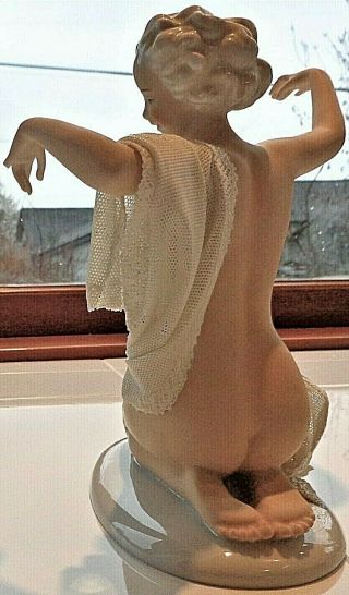 Vtg Unter Weiss Bach German Porcelain Figurine Nude Lady With Dresden Lace Towel