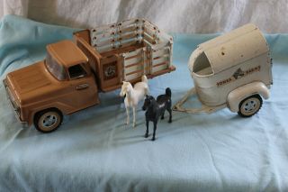 Vintage Tonka 1959 Tonka Farms Truck And Horse Trailer Plus 2 Horses