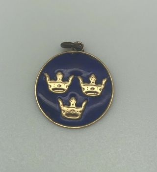 Vintage Solid 14k Yellow Gold Enamel Three Crowns Of Sweden Charm 1.  4g