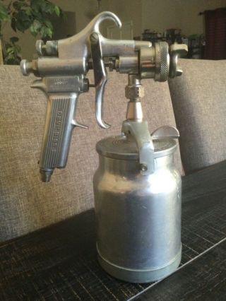 Vintage Devilbiss Type Mbc Air Spray Gun With Suction Cup But Very