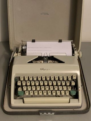 Vtg Olympia Werke Ag Wilhelmshaven Deluxe Portable Typewriter Western Germany