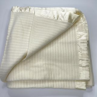 Vtg Fieldcrest Cream Acrylic Waffle Weave Thermal Blanket Satin Trim Queen 89x90