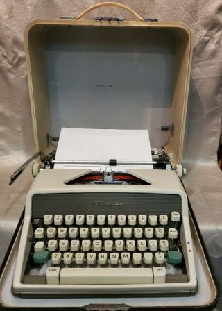 Vintage Olympia Typewriter De Luxe Olympia Werke A.  G.  Wilhelmshaven With Case