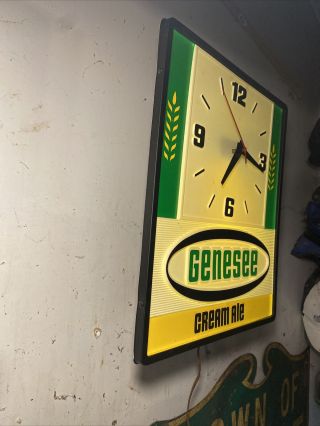 Vintage Genesee Cream Ale BAR Clock Lighted Sign 18/14” Clock Rochester 2