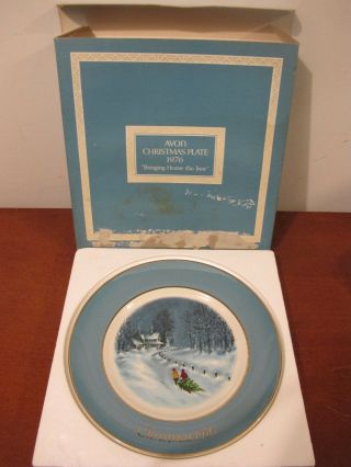 Vintage 1976 Avon Christmas Plate " Bringing Home The Tree "