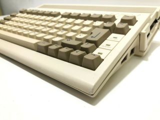Commodore Amiga A600 Vintage Computer 4