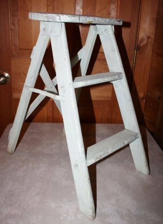 Vtg Wood Step Stool Ladder Chippy Paint Plant Stand Farmhouse