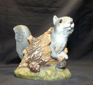 Vintage 1986 Homco Masterpiece Porcelain Squirrel In Log Figurine