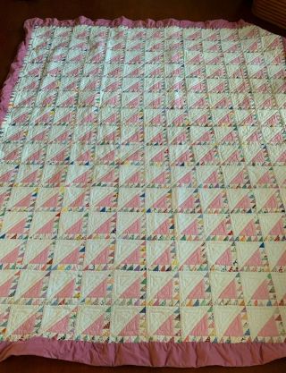 Vintage Triangle Pattern Home Made Machine Sewn Quilt 88x76 "