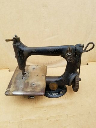 Vintage Singer Chain Stitch 24 Sewing Machine 1892