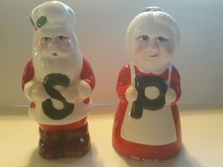 Vintage Ceramic Christmas Santa & Mrs.  Claus Salt And Pepper Shakers Set