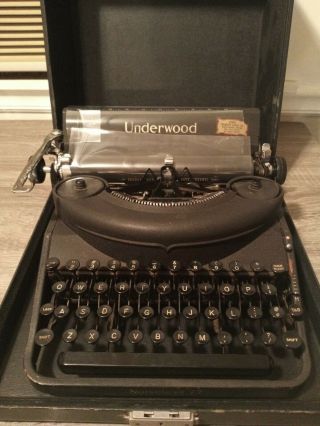 Vintage Underwood Noiseless 77 Typewriter With Case