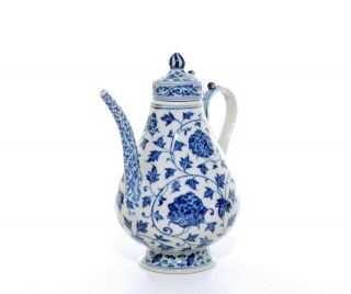 A Chinese Blue and White Porcelain Ewer 2