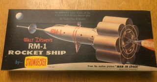 Vintage Strombecker Rm - 1 Rocket Ship Disney Model Kit Plastic Man In Space