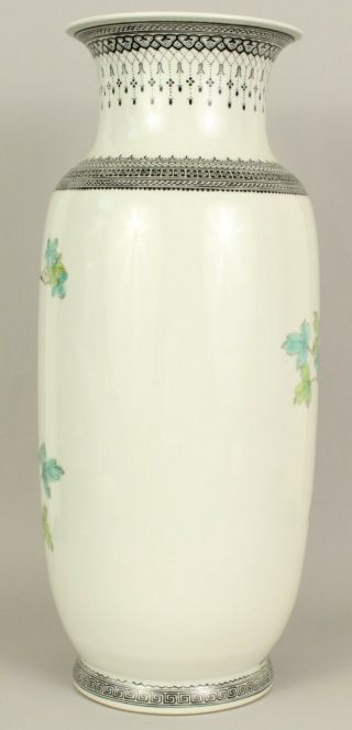 A large Chinese famille rose bird vase 20thc Republic 5