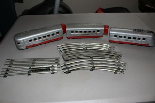 Vintage Lionel Lines Silver/red Passenger Train Cars & Track