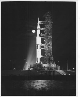 1972 Nasa Issued Photo Showing Apollo 17 Saturn V 72h1454