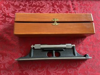 Vintage Machinists L.  S.  Starrett Model 98 Level 12 " Shaft Level Wooden Box Tool