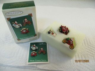 Hallmark Keepsake 2003 Miniature Set Of 3 " Here Comes Santa " Ornaments