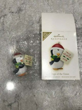 Hallmark Christmas Ornament 2009 Sign Of The Times Exclusive Vip Gift Penguin