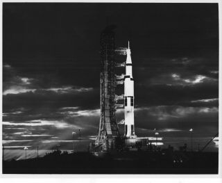 1972 Nasa Issued Photo Showing Apollo 17 Saturn V 72h1456