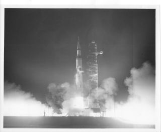 1972 Nasa Issued Photo Showing Apollo 17 Saturn V Launch