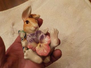 Item No.  Pff2 Fritz And Floyd Bunny Rabbit Holding Flower