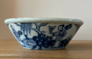 Lovely Hand Painted Chinese Export Porcelain Blue And White Patty Pan C1765