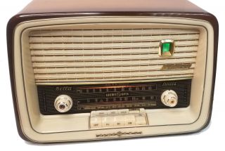 Vintage Loewe Opta Bella Radio Luxus Am - Fm - Sw West Germany 120vac 5711w