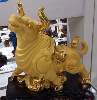 Golden Bull Sculpture made with Glass Fiber w/Pedestal size aprox 20inx20inx8in 3