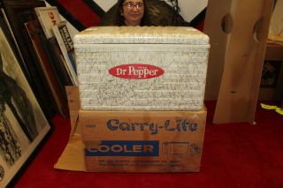 Rare Vintage Carry Lite c.  1960 Dr Pepper Soda Pop Picnic Cooler Sign 3