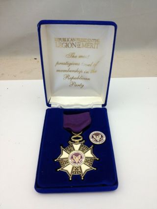 Republican Presidential Legion Of Merit Pin And Medal Ribbon Vintage