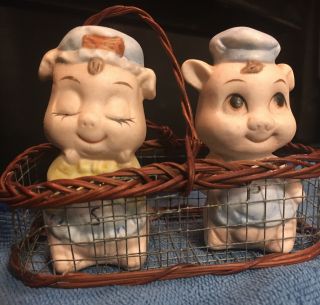 Vintage Mr.  & Mrs.  Pig In Hats Salt And Pepper Shakers,  Wire Mesh Basket,  Taiwan