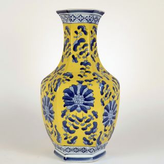 Traditional Chinese Ceramic Blue & Yellow Lotus Bloom Haxagonal Vase