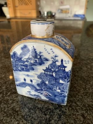 Chinese Porcelain Tea Caddy Qianlong 18th - Early 19thc