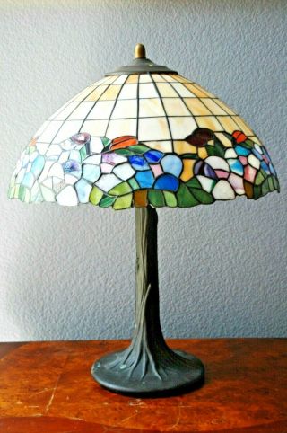Vintage Tiffany Style Table Lamp Floral Stained Glass Tree Trunk Metal Base